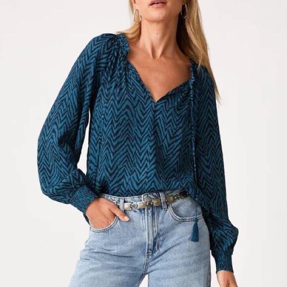 lovestitch Tops - NWT Lovestitch Zig Zag Tie Neck Blouse Size M